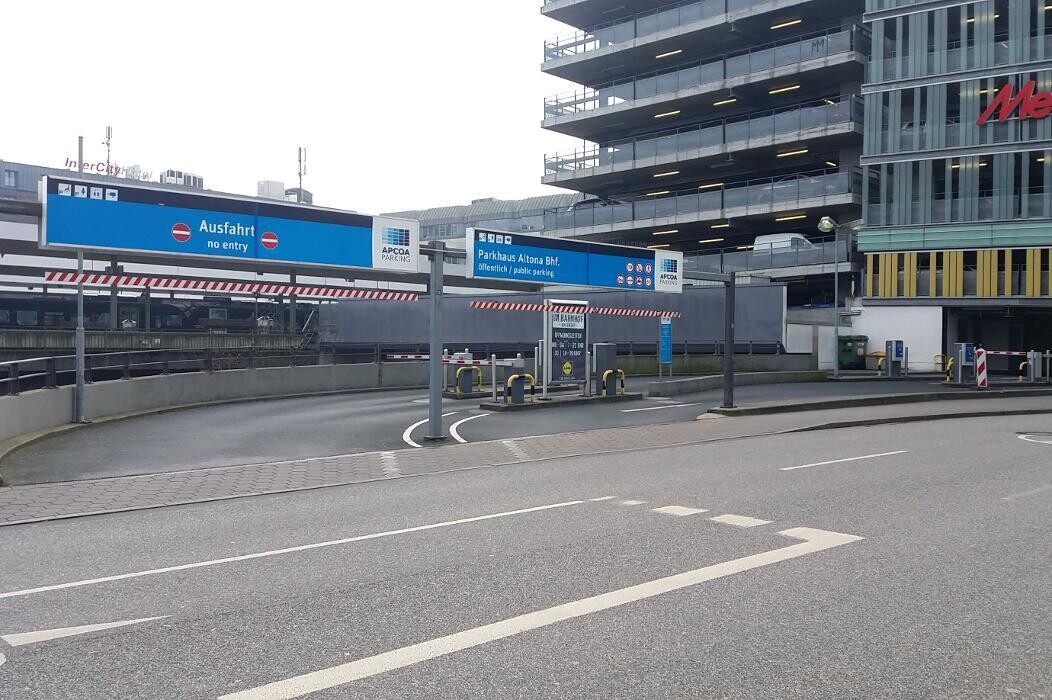 Bilder Parkhaus Bahnhof Altona APCOA