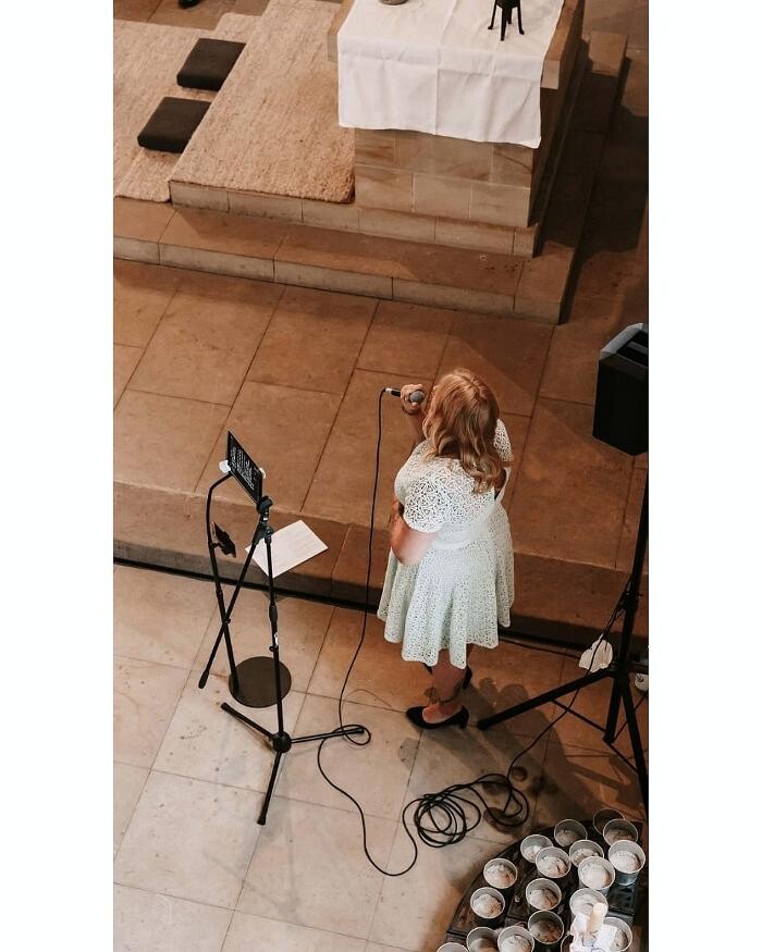 Bilder Isy singt