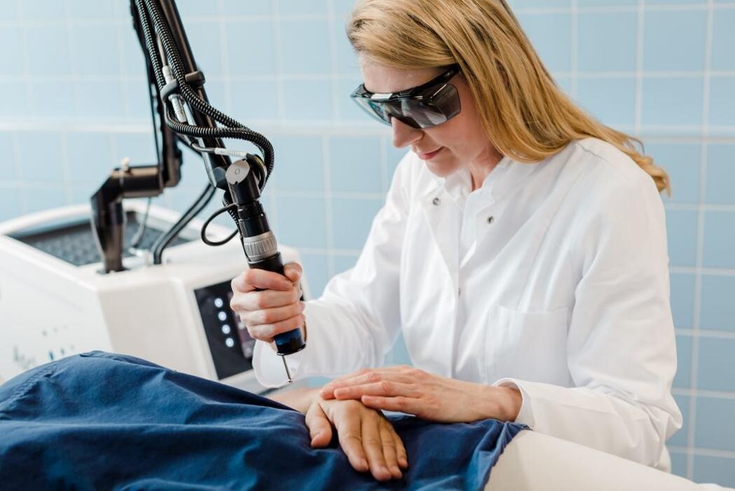 Bilder Dr. med. Kerstin Schatton Praxis für Dermatologie und Ästhetik