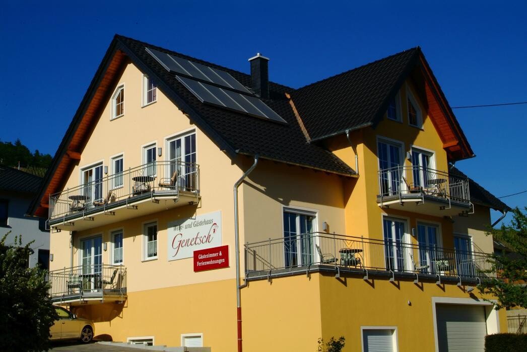 Wein- und Gästehaus Genetsch Logo