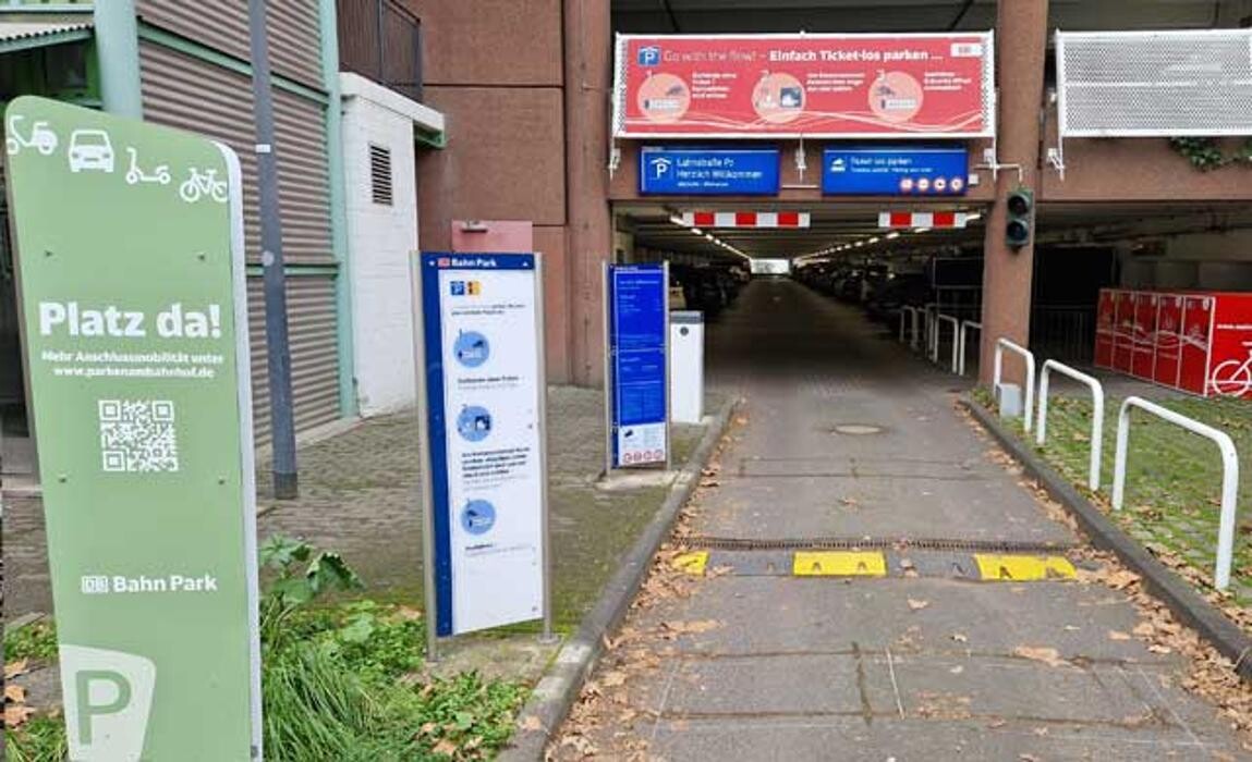Bilder DB BahnPark Parkhaus Bahnhof Lahnstraße P2