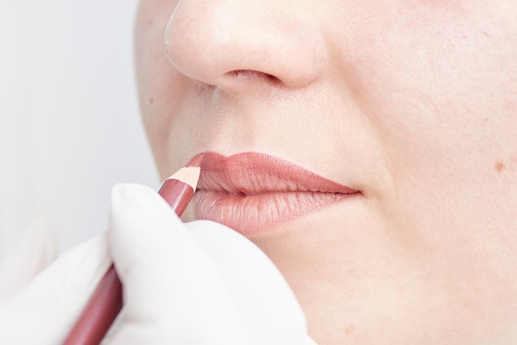 Bilder Annett Roeder - LONG TIME LINER - Permanent Make up Hamburg GmbH