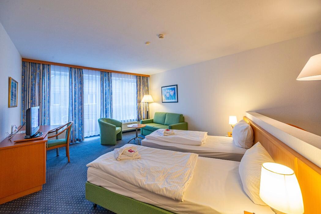 Bilder Hotel Rostock West im "Kritzmow Park"