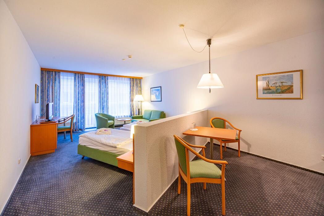 Bilder Hotel Rostock West im "Kritzmow Park"