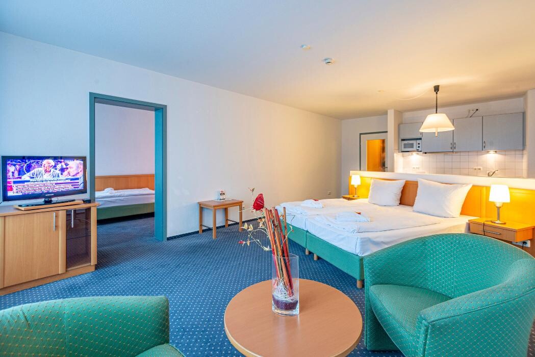 Bilder Hotel Rostock West im "Kritzmow Park"