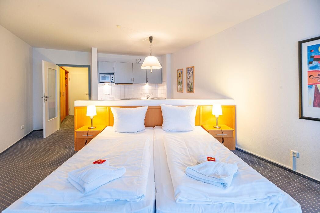 Bilder Hotel Rostock West im "Kritzmow Park"