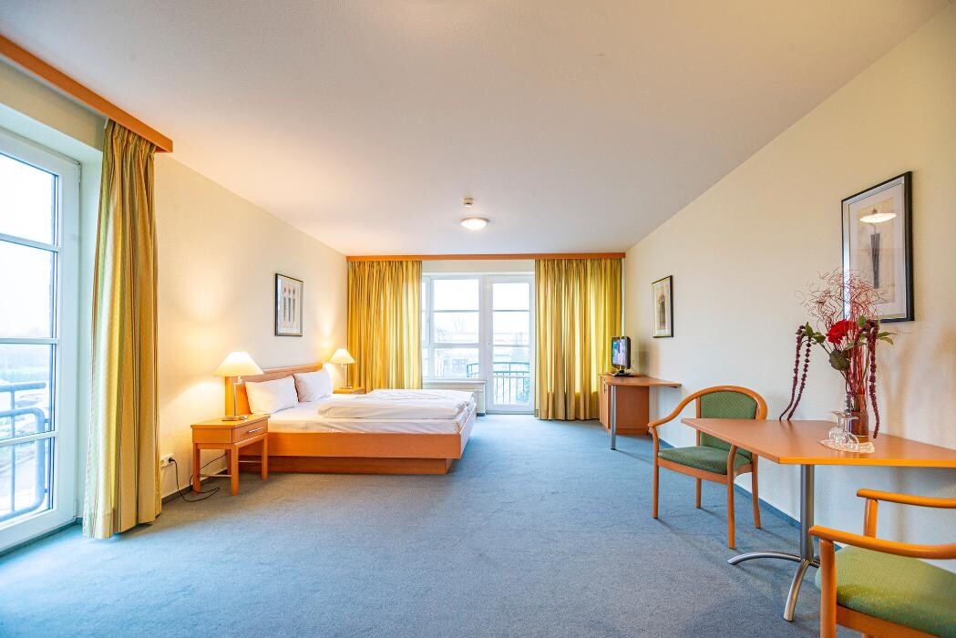 Bilder Hotel Rostock West im "Kritzmow Park"