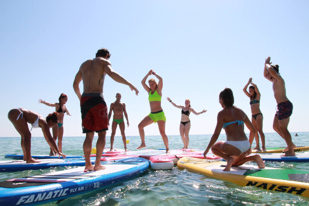 Bilder WOGA SUP Yoga Academy