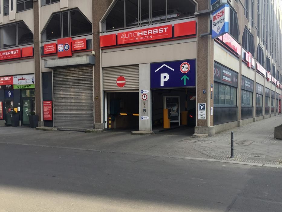 Bilder ampido Parkplatz Gendarmenmarkt