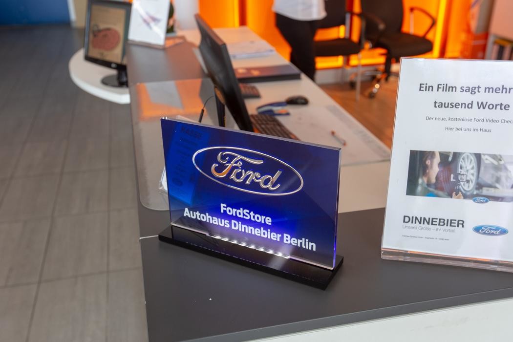 Bilder Autohaus Dinnebier Ford-Store Lichtenberg