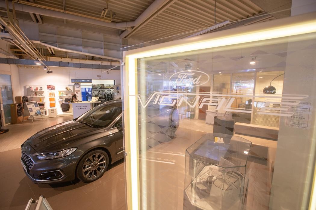 Bilder Autohaus Dinnebier Ford-Store Lichtenberg