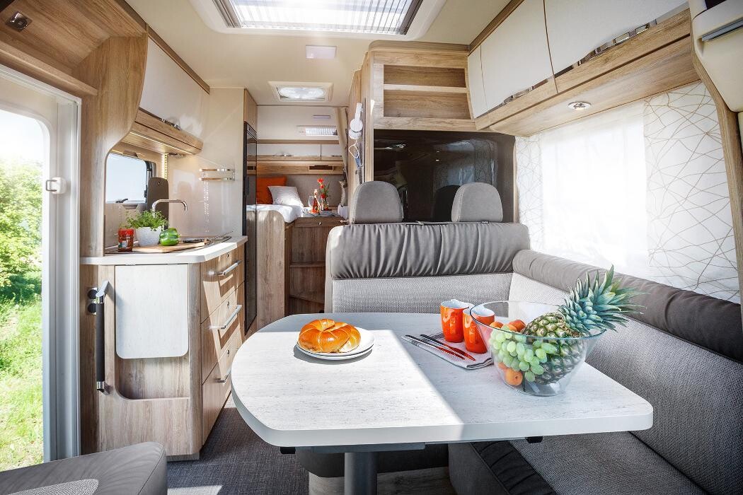Bilder Dinnebier Reisemobil und Caravan Center DRCC
