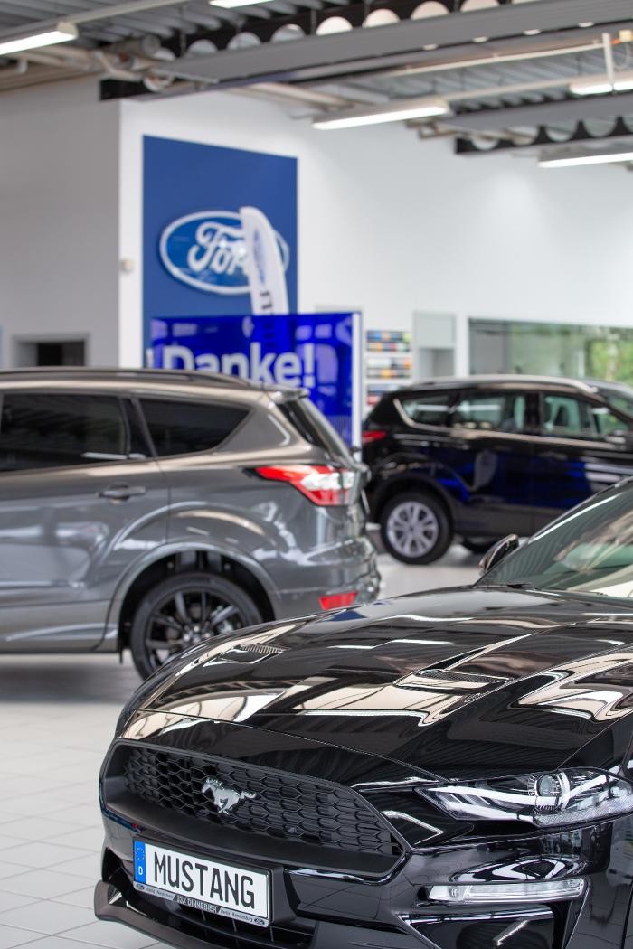 Bilder Autohaus Dinnebier Ford-Store