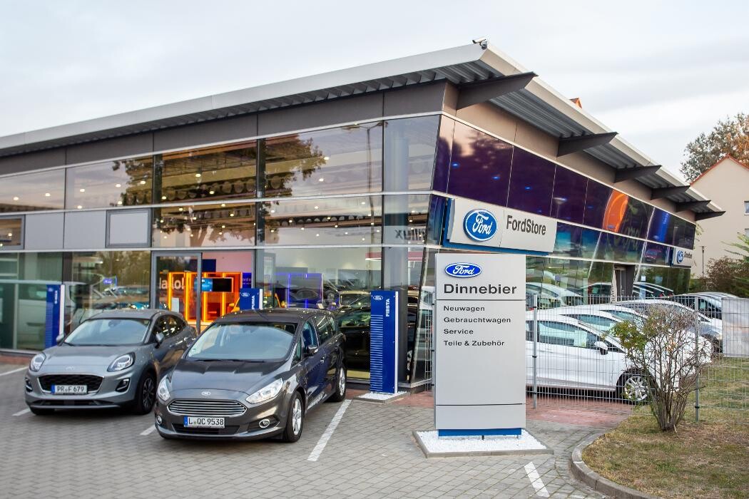 Bilder Autohaus Dinnebier Ford-Store