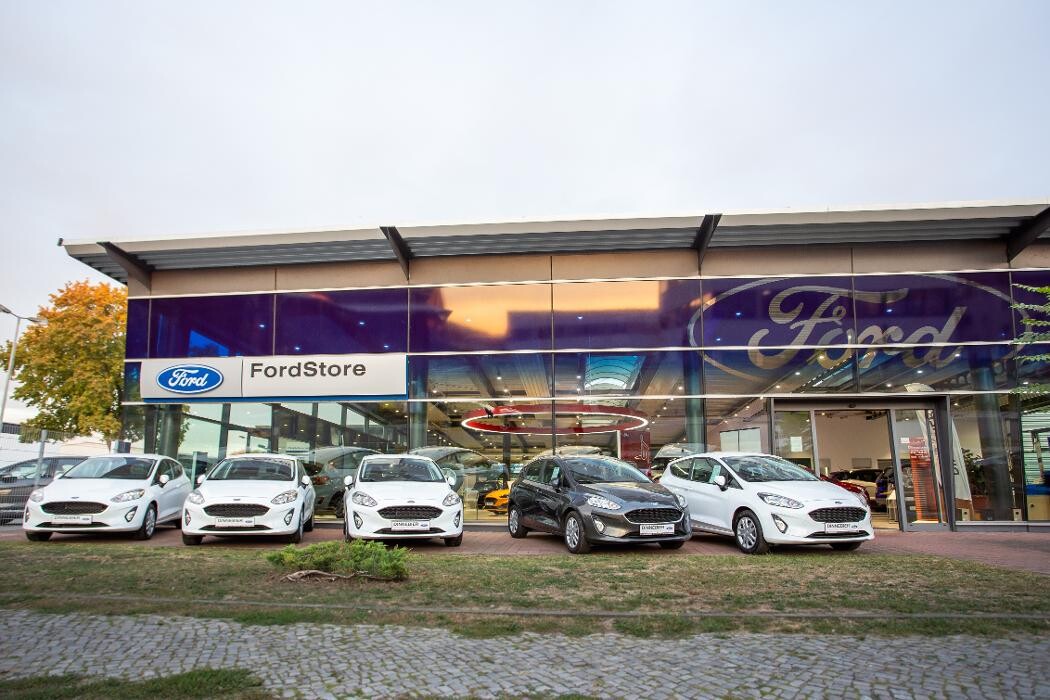 Bilder Autohaus Dinnebier Ford-Store