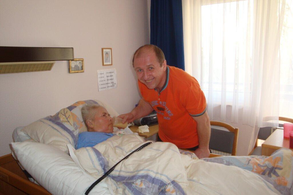Bilder Ambulanter Pflegedienst von Hand mit Herz