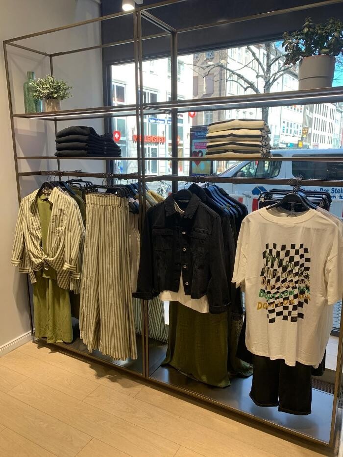 Bilder Ulla Popken | Große Größen | Nürnberg Josephsplatz