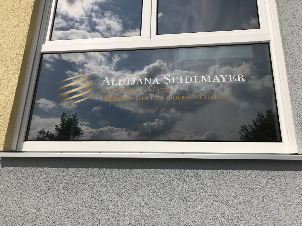 Bilder Bosnisch - Kroatisch - Serbisch — Übersetzer & Dolmetscher — Aldijana Seidlmayer (BDÜ)