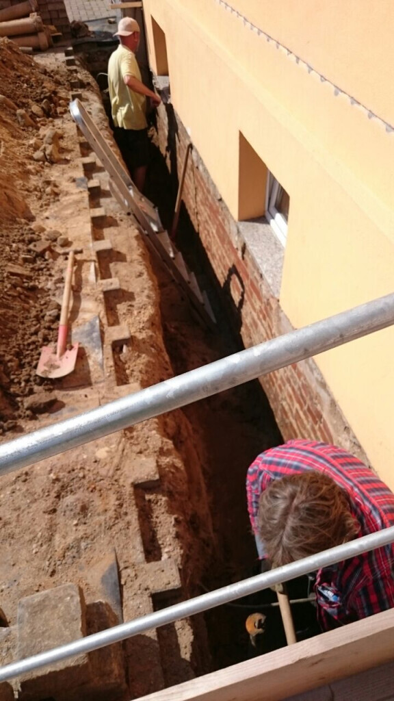 Bilder Mauerwerkstrockenlegung und Lüftungsbau Anja Kügler