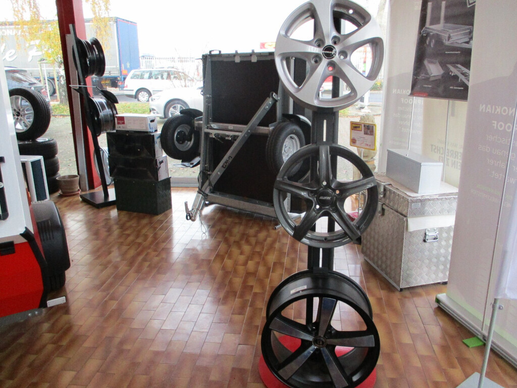 Bilder Anhänger- und Reifencenter Schumacher