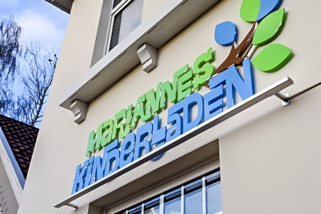 Bilder W.P. highlights - Werbepylone | Werbeschilder | Lichtreklame