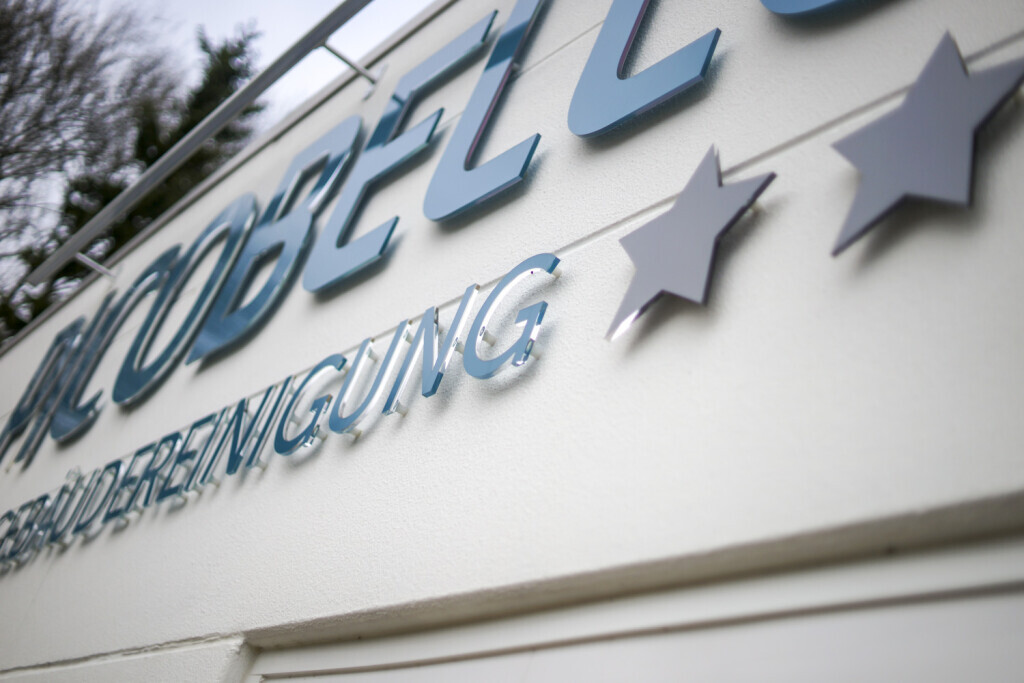 Bilder W.P. highlights - Werbepylone | Werbeschilder | Lichtreklame