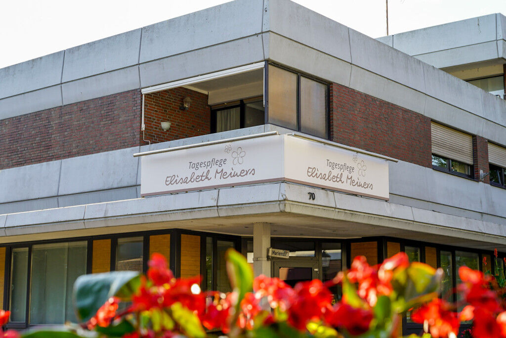 Bilder W.P. highlights - Werbepylone | Werbeschilder | Lichtreklame