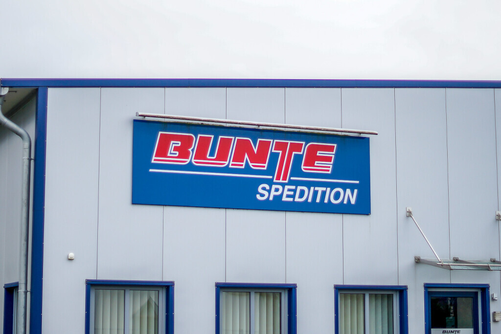 Bilder W.P. highlights - Werbepylone | Werbeschilder | Lichtreklame