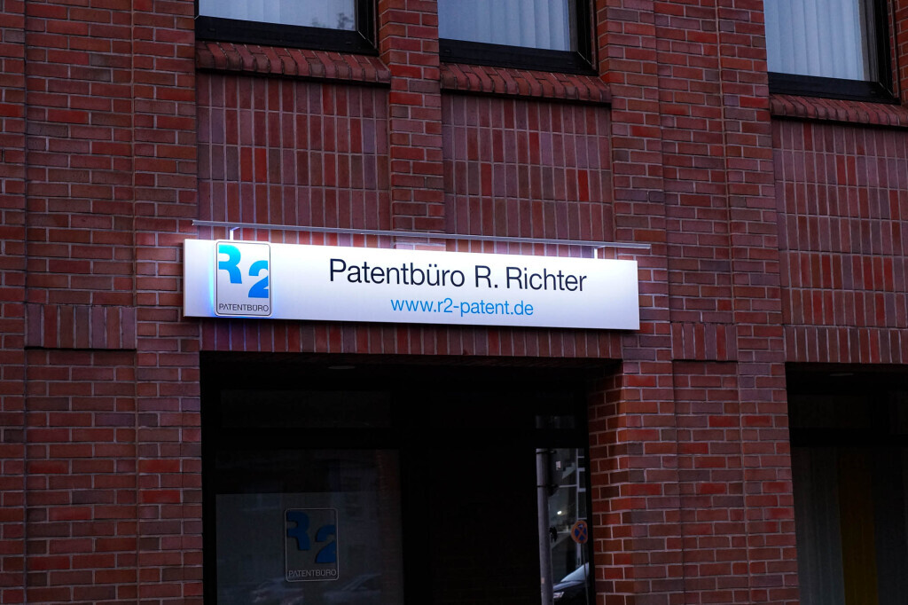 Bilder W.P. highlights - Werbepylone | Werbeschilder | Lichtreklame