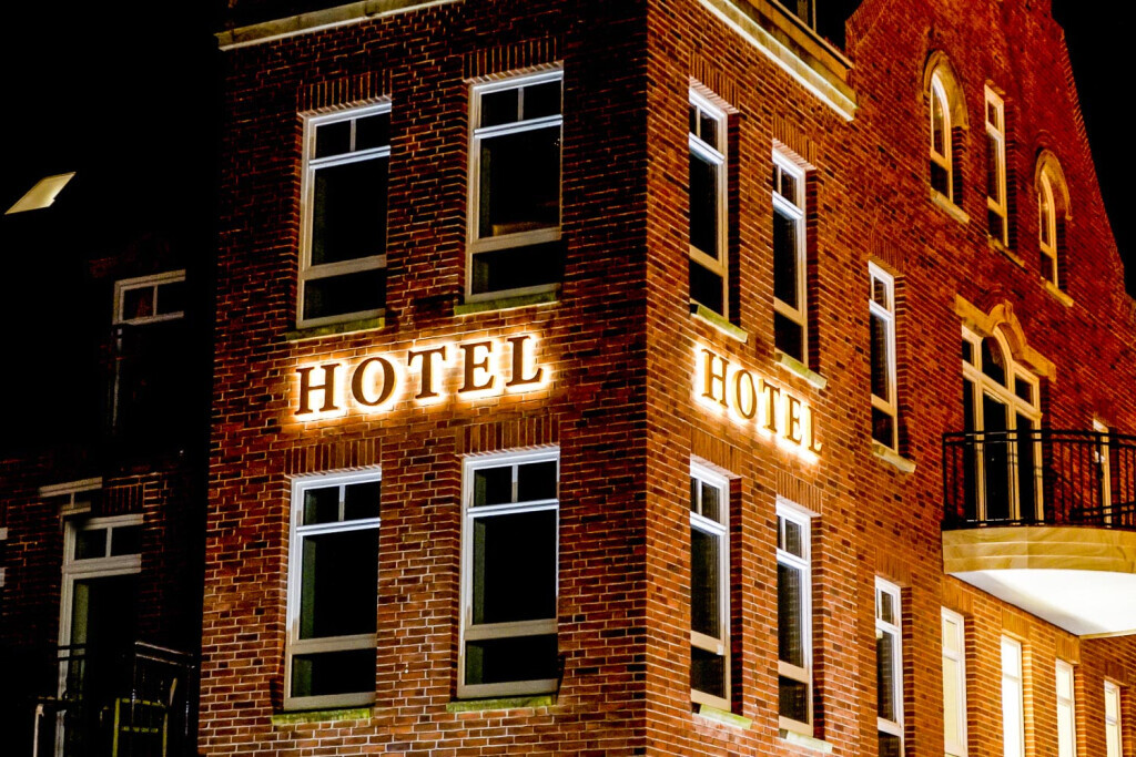 Bilder W.P. highlights - Werbepylone | Werbeschilder | Lichtreklame