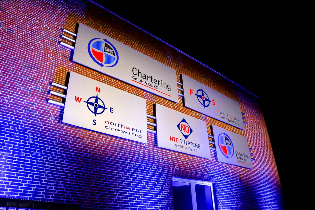 Bilder W.P. highlights - Werbepylone | Werbeschilder | Lichtreklame