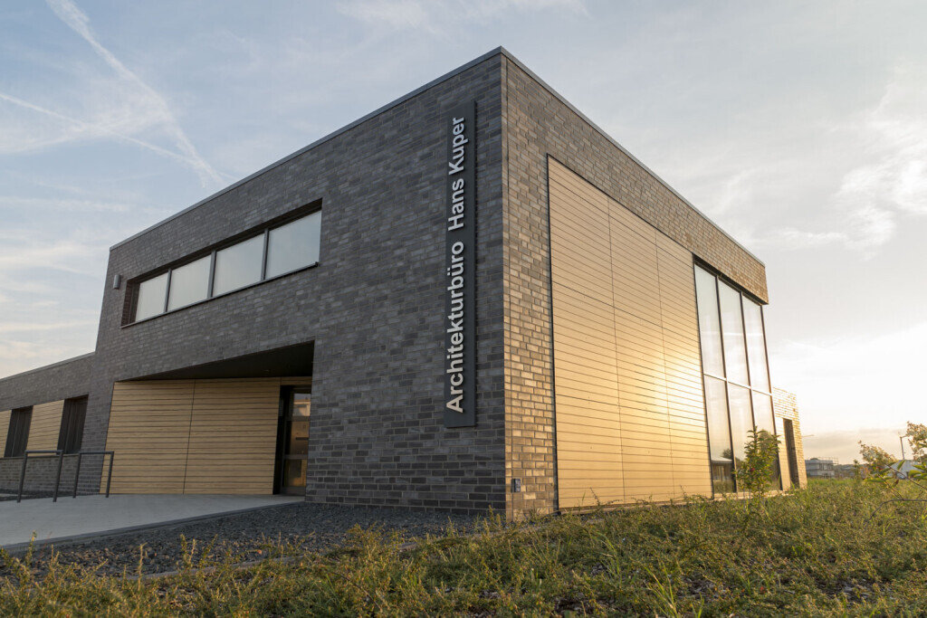 Bilder W.P. highlights - Werbepylone | Werbeschilder | Lichtreklame