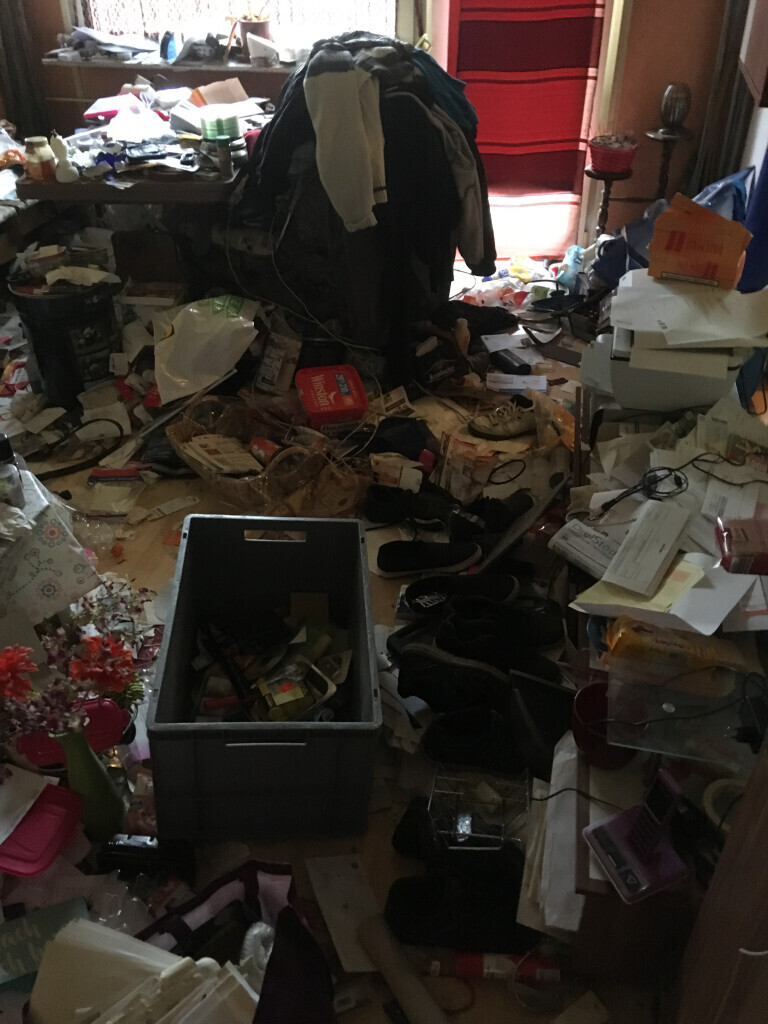 Bilder Der Transporter Wohnungs Haus  und Kellerräumung