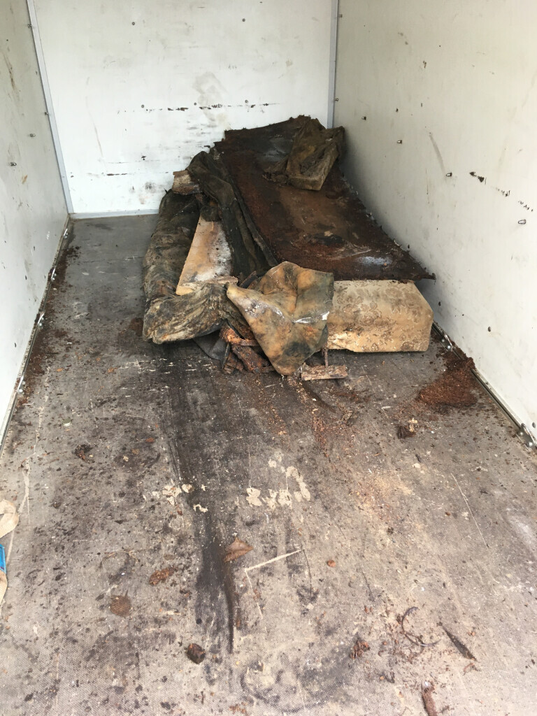 Bilder Der Transporter Wohnungs Haus  und Kellerräumung