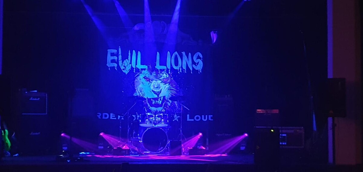 Bilder Evil Lions