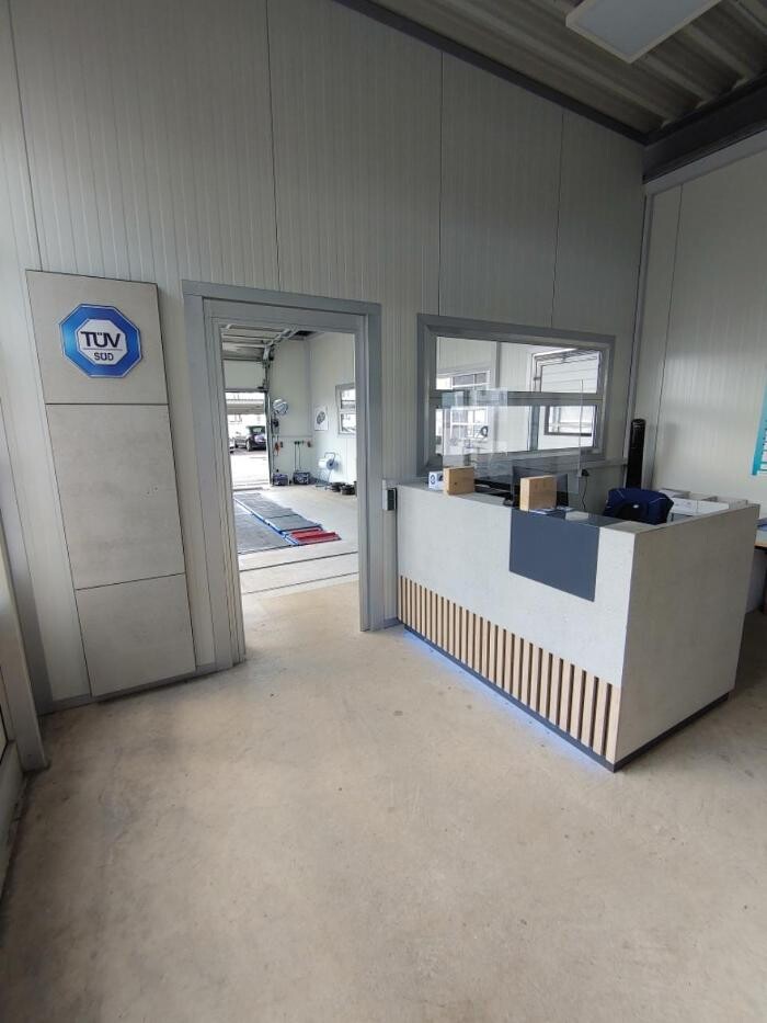 Bilder TÜV SÜD Service-Center Giengen