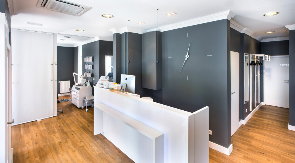 Bilder Margarita M. Cosmetics Premiumkosmetik in Remscheid | Lumecca | Liposana3+ | Hydrafacial | Morpheus8 | Forma | Visia Hautanalyse | Infuzion-System | iSClinical