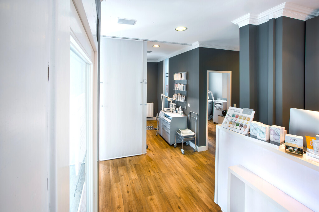 Bilder Margarita M. Cosmetics Premiumkosmetik in Remscheid | Lumecca | Liposana3+ | Hydrafacial | Morpheus8 | Forma | Visia Hautanalyse | Infuzion-System | iSClinical