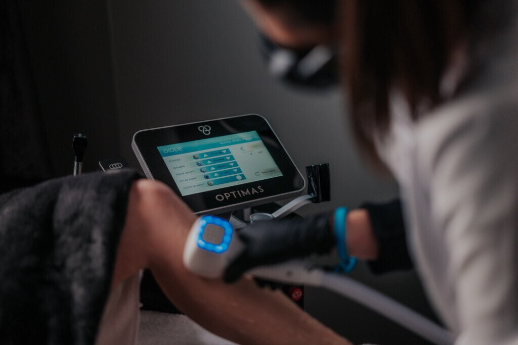 Bilder Margarita M. Cosmetics Premiumkosmetik in Remscheid | Lumecca | Liposana3+ | Hydrafacial | Morpheus8 | Forma | Visia Hautanalyse | Infuzion-System | iSClinical