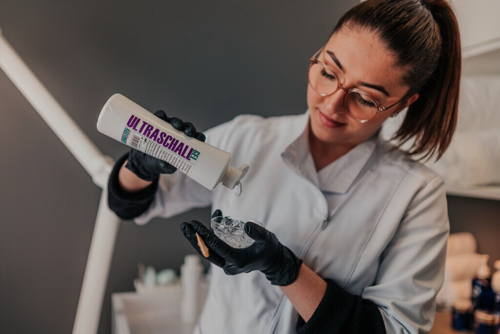 Bilder Margarita M. Cosmetics Premiumkosmetik in Remscheid | Lumecca | Liposana3+ | Hydrafacial | Morpheus8 | Forma | Visia Hautanalyse | Infuzion-System | iSClinical