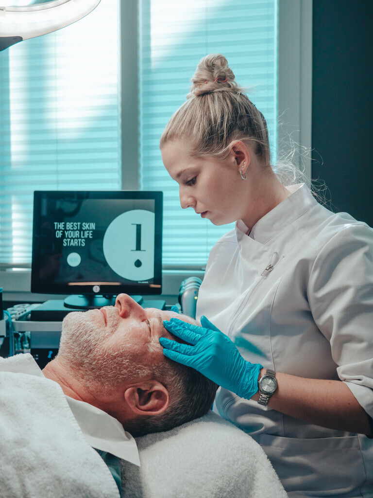 Bilder Margarita M. Cosmetics Premiumkosmetik in Remscheid | Lumecca | Liposana3+ | Hydrafacial | Morpheus8 | Forma | Visia Hautanalyse | Infuzion-System | iSClinical