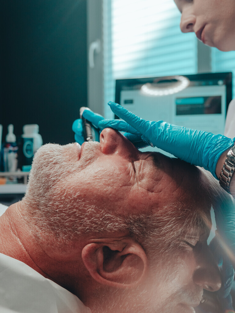 Bilder Margarita M. Cosmetics Premiumkosmetik in Remscheid | Lumecca | Liposana3+ | Hydrafacial | Morpheus8 | Forma | Visia Hautanalyse | Infuzion-System | iSClinical