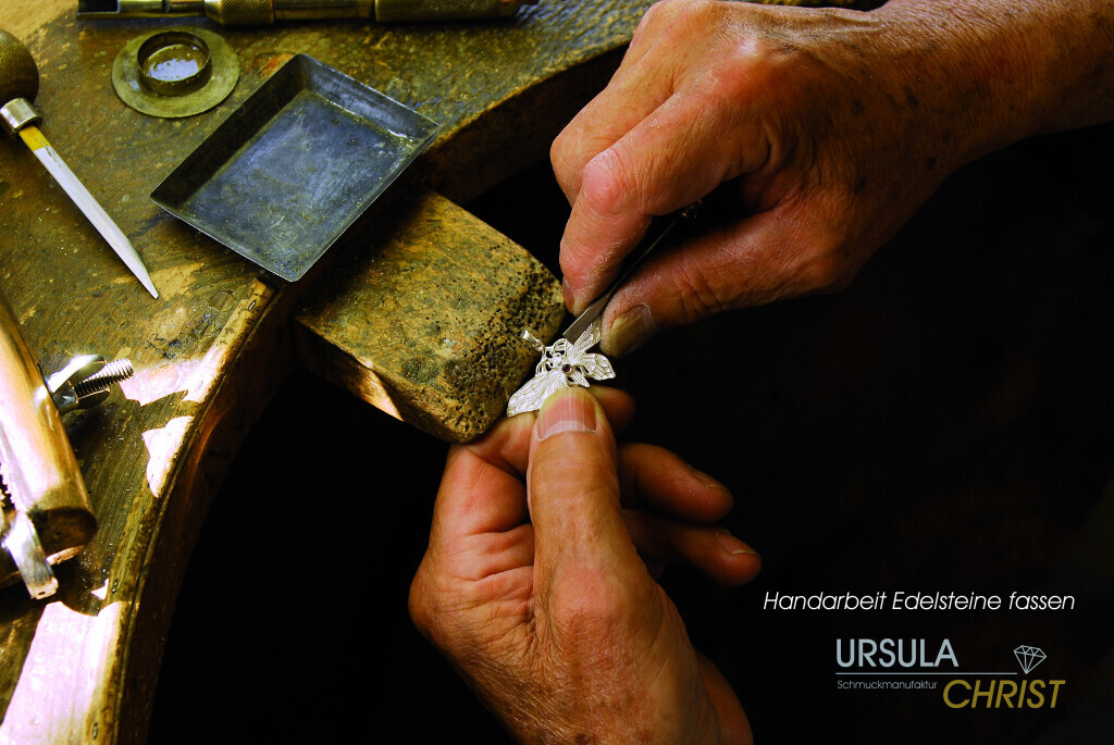 Bilder Ursula Christ Schmuckwaren im Trend der Zeit