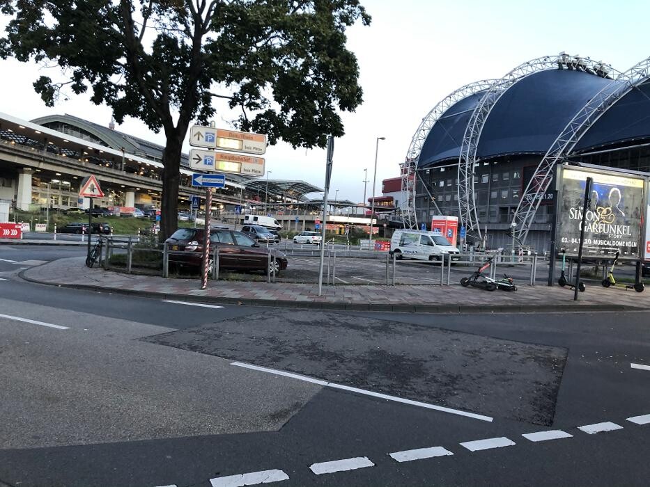 Bilder ampido Parkplatz Köln Hauptbahnhof