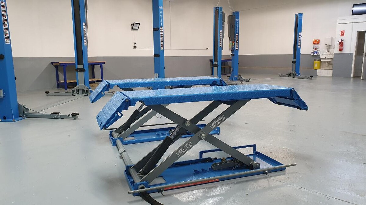 Bilder Mietwerkstatt Mönchengladbach Hobbywerkstatt und Reifenservice