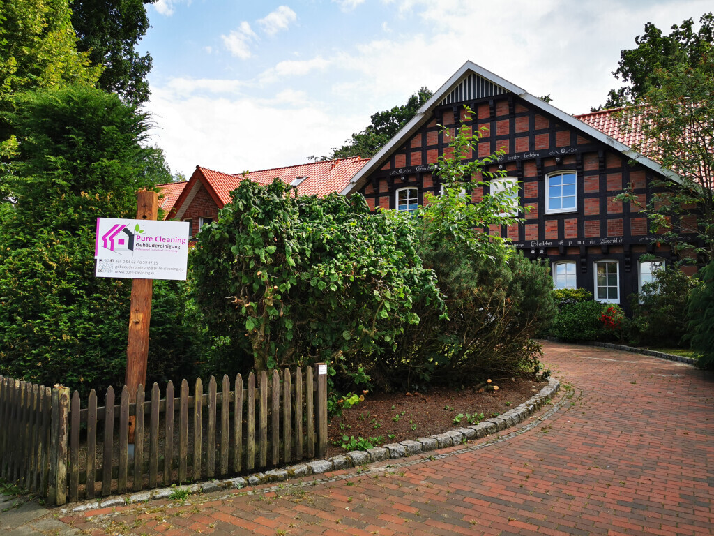 Bilder Pure Cleaning Gebäudereinigung GmbH & Co KG