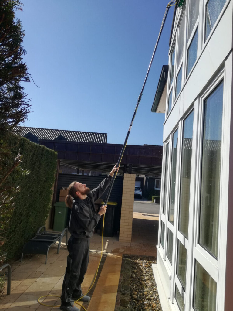 Bilder Pure Cleaning Gebäudereinigung GmbH & Co KG