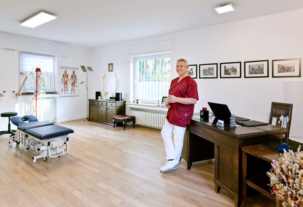 Bilder Chiropraxis Schwall Heilpraktiker