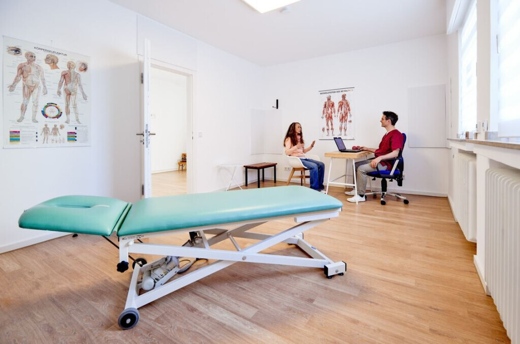 Bilder Chiropraxis Schwall Heilpraktiker