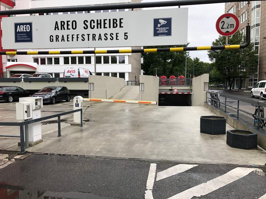 Bilder ampido Parkplatz Colonius Fernsehturm